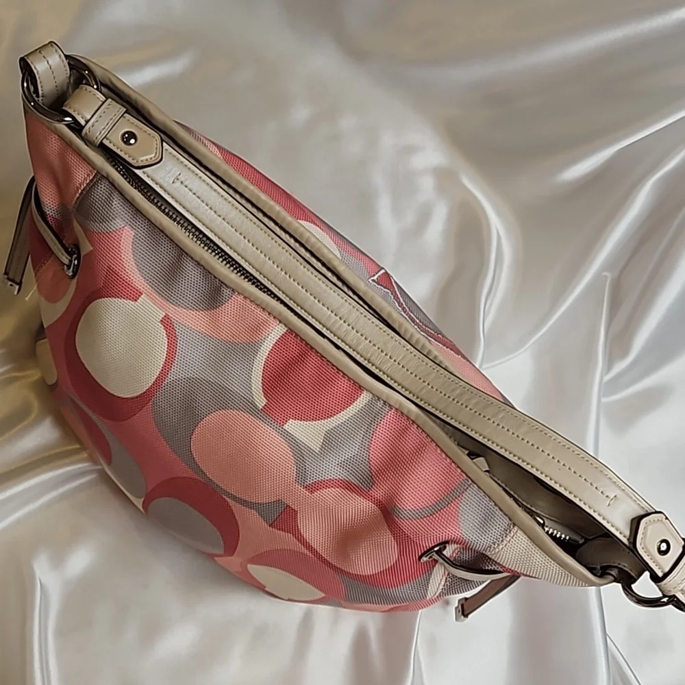 Coach Chelsea Scarf Print 19400 Pink - Picture 12 of 12